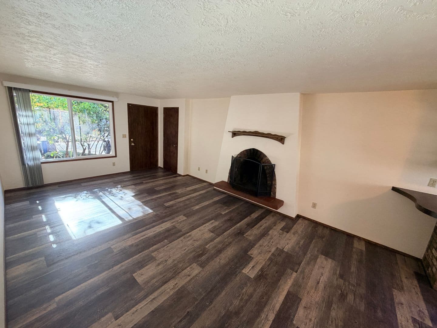 Salem Apartment: 1519-1525 6th St NW