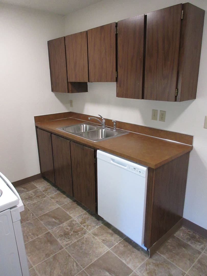 Salem Apartment: 728 Church Street NE #37