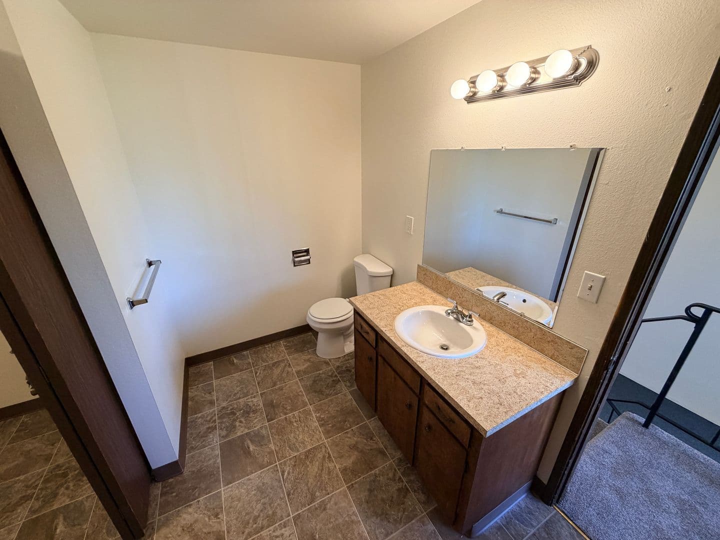 Salem Apartment: 1752 Salishan St. SE