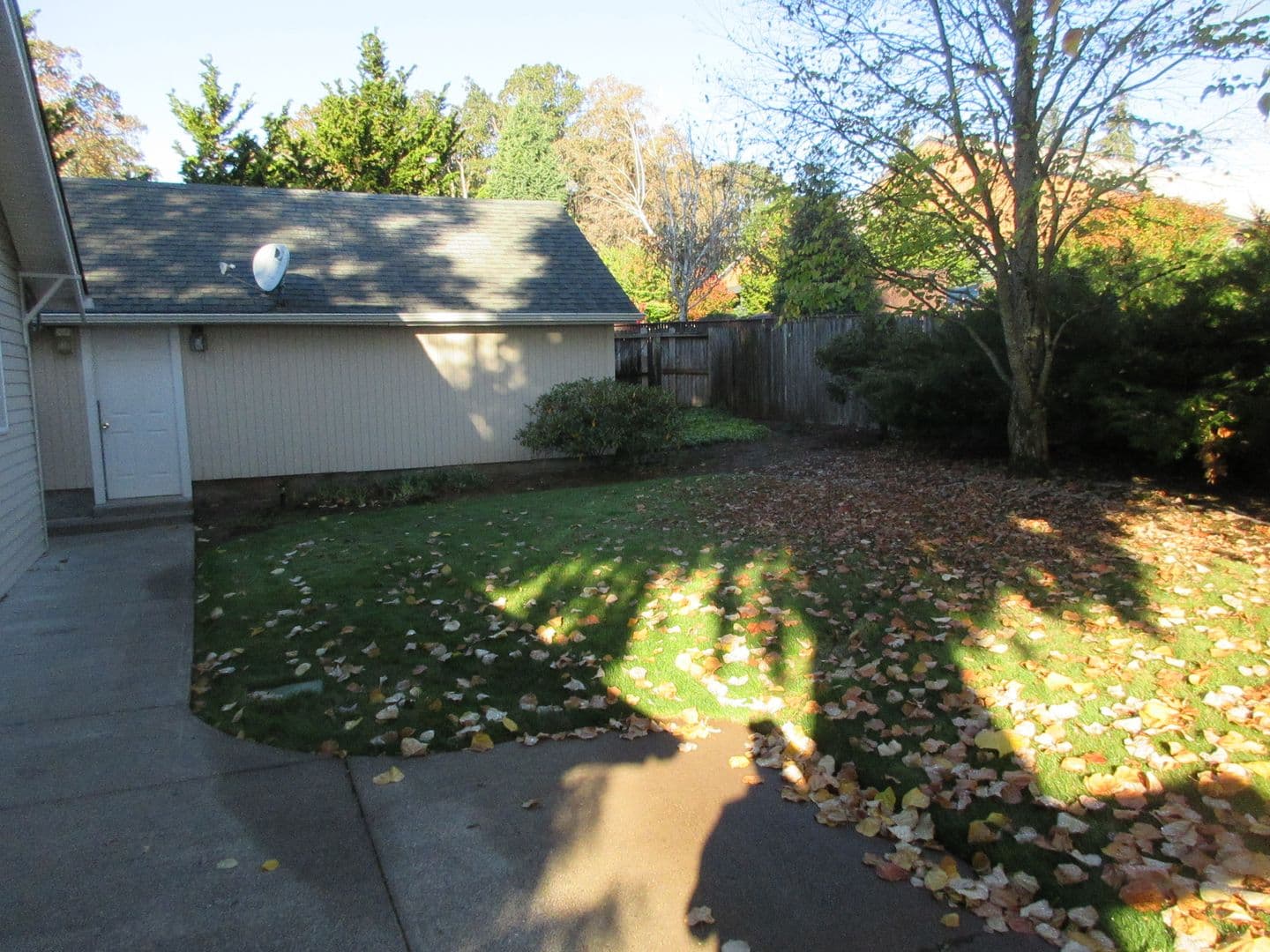 Salem House: 4745 Skyline Rd S