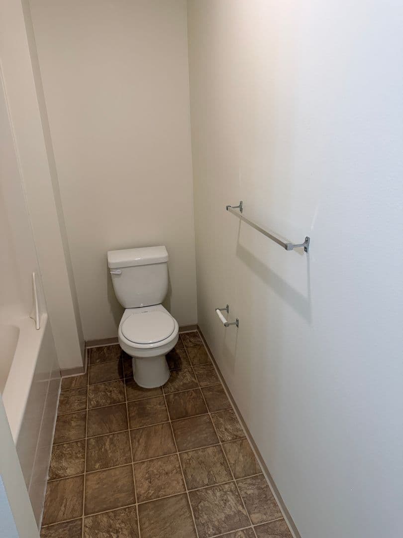 Keizer Apartment: 4995 Delight St N #201
