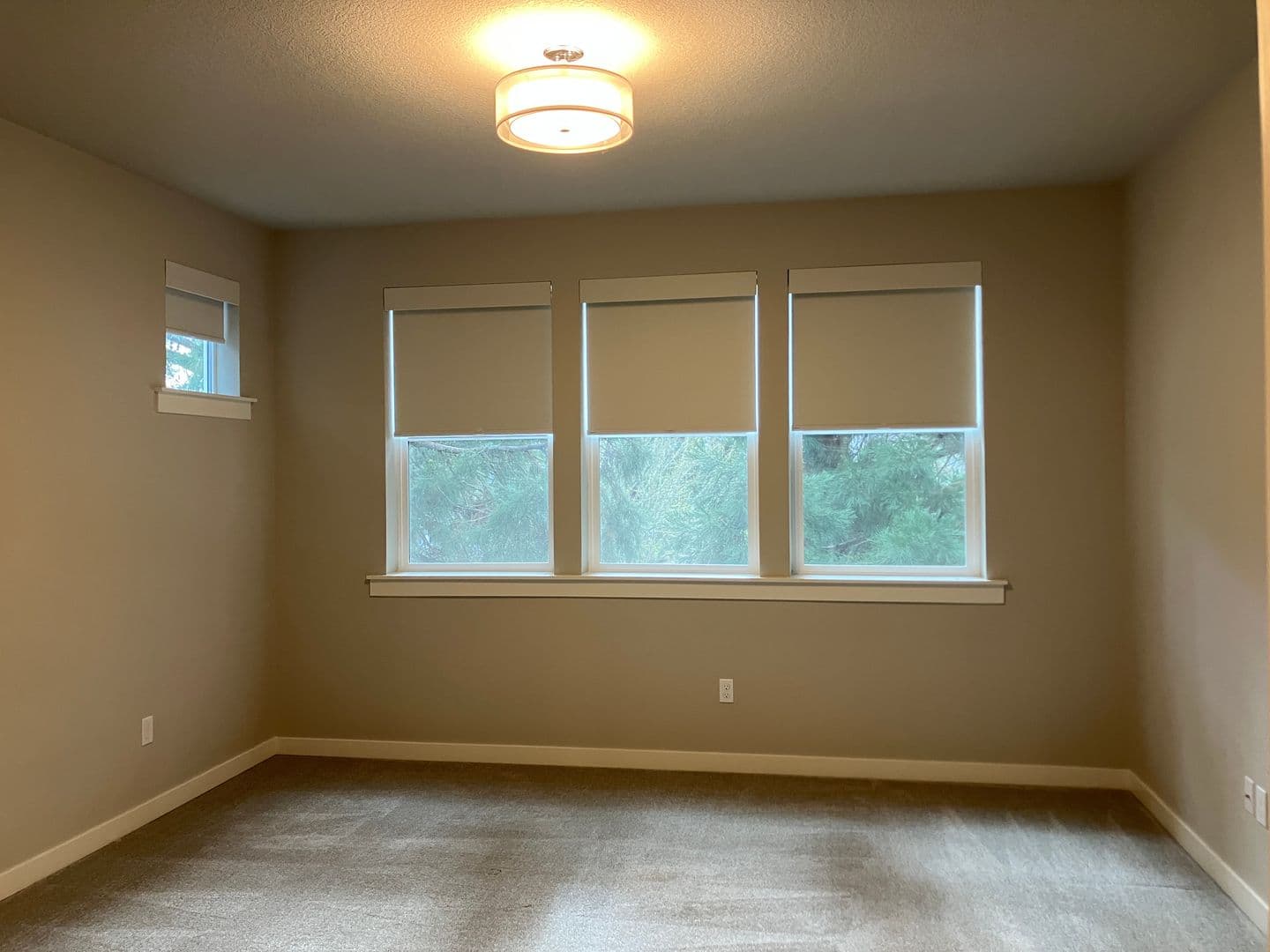 Salem House: 3731 Village Center Dr