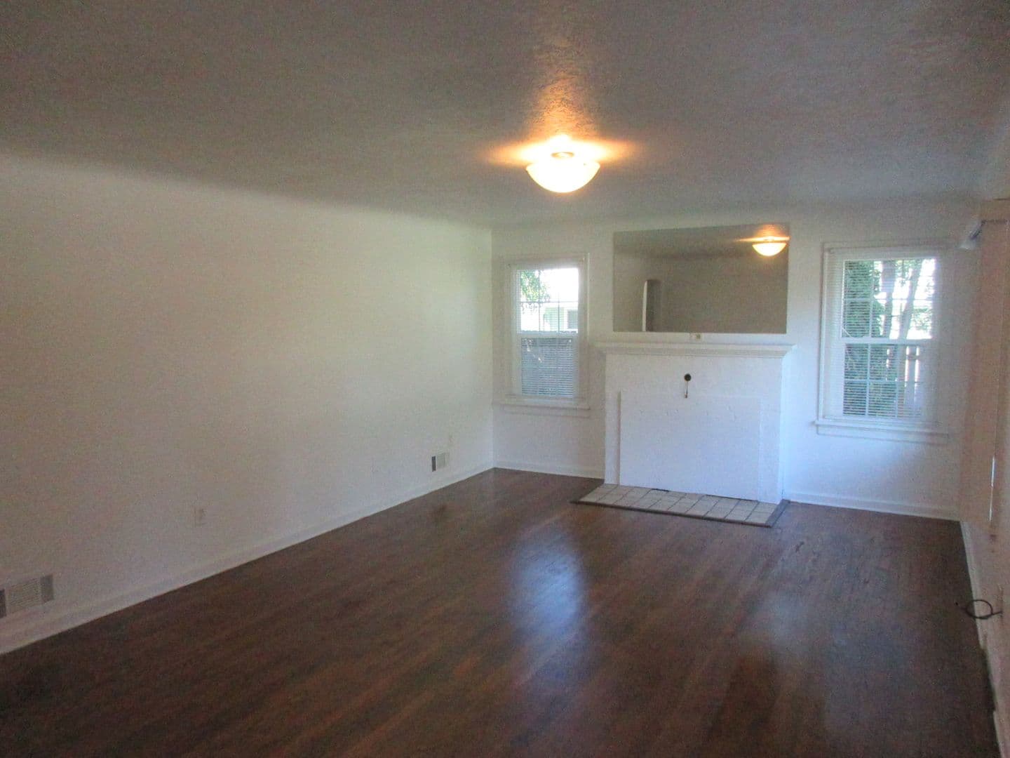 Salem House: 2810 Claxter Rd NE