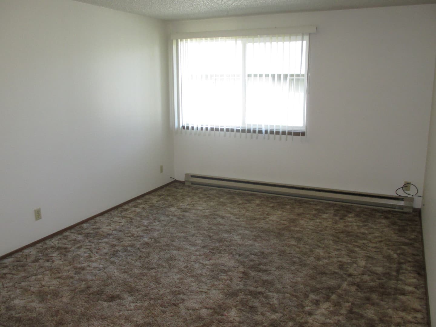 Salem Apartment: 137D Hrubetz Rd SE