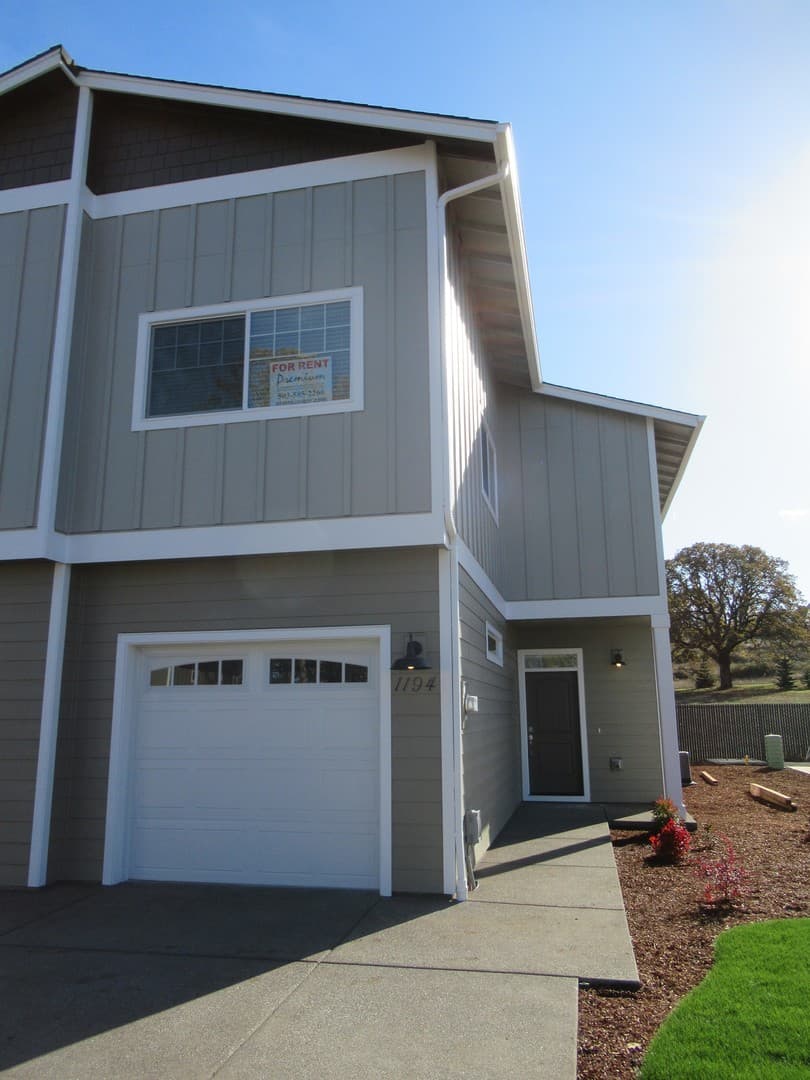 Salem Apartment: 1194 Mariel Place S
