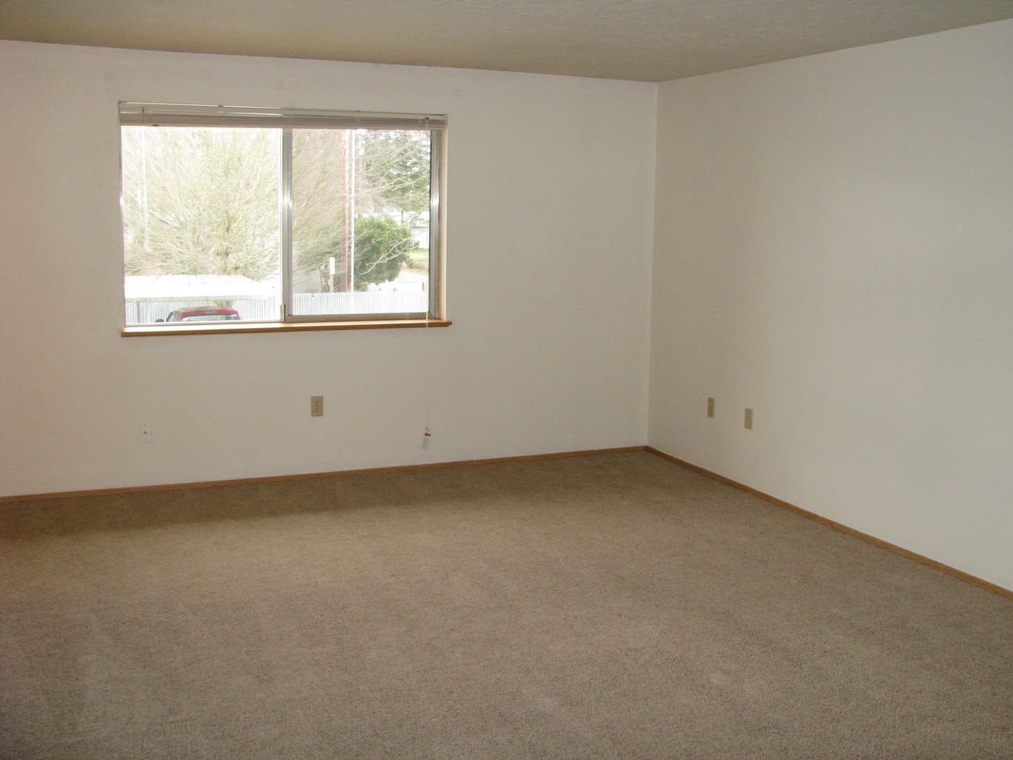 Keizer Apartment: 4263 Tiffany Place NE