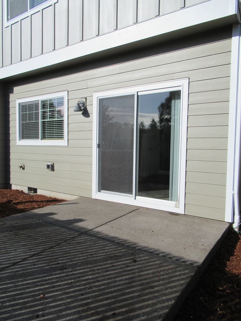 Salem Apartment: 1194 Mariel Place S