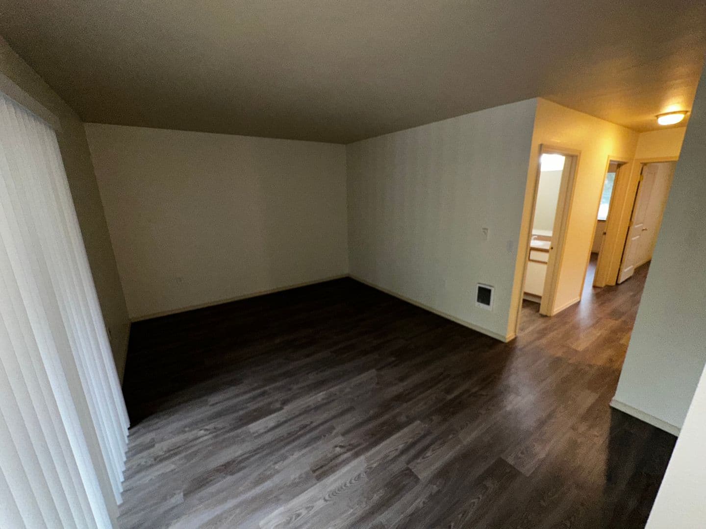 Keizer Apartment: 4997 Delight St N #202