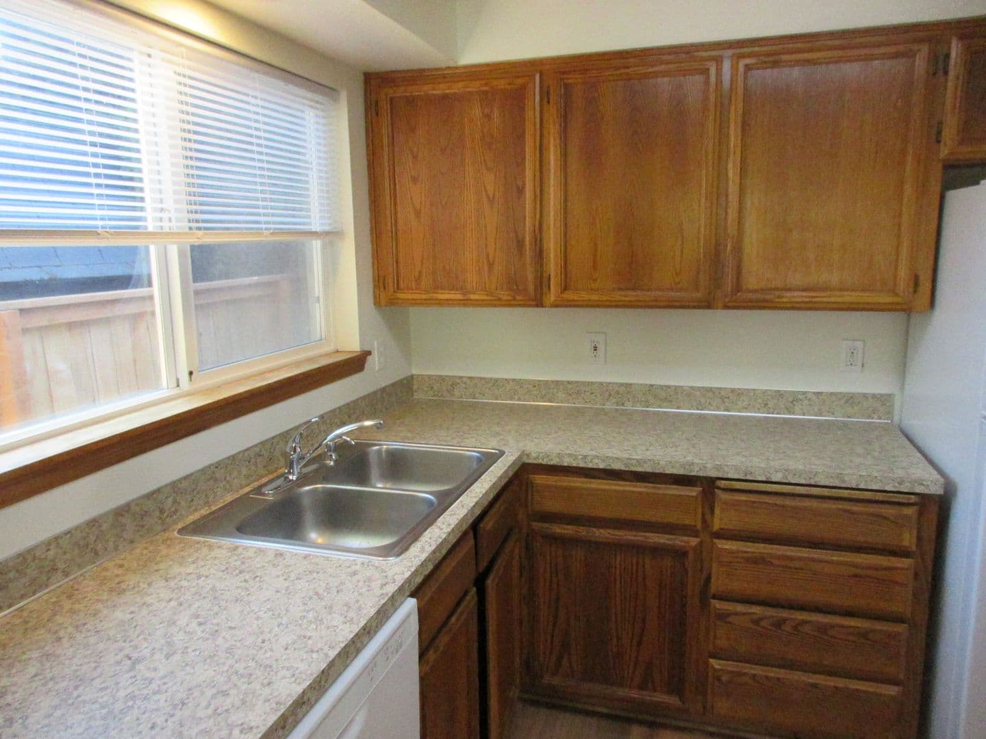Salem House: 4273 Blazing Star Ct NE