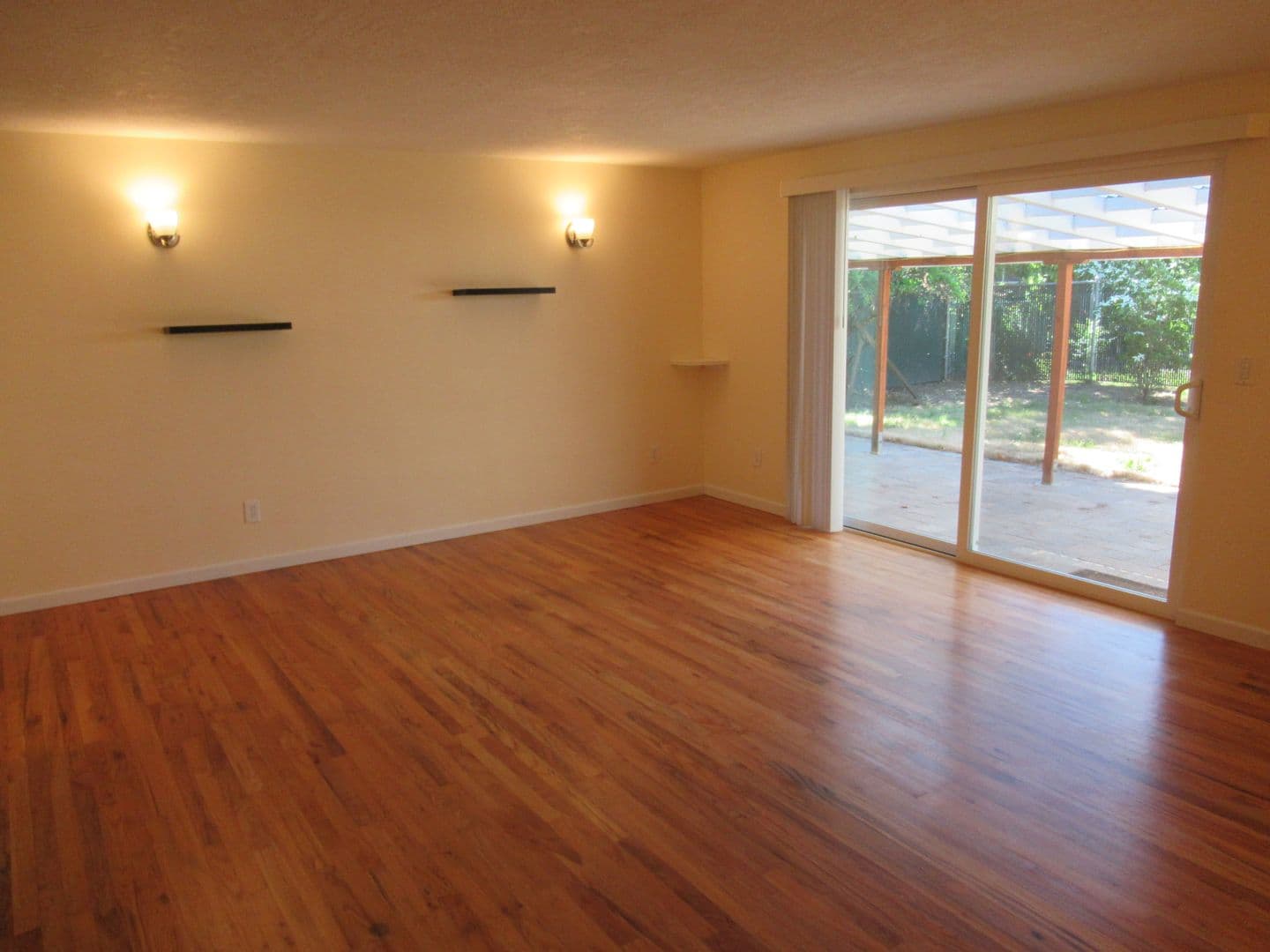 Salem House: 2520 Stortz Ave NE