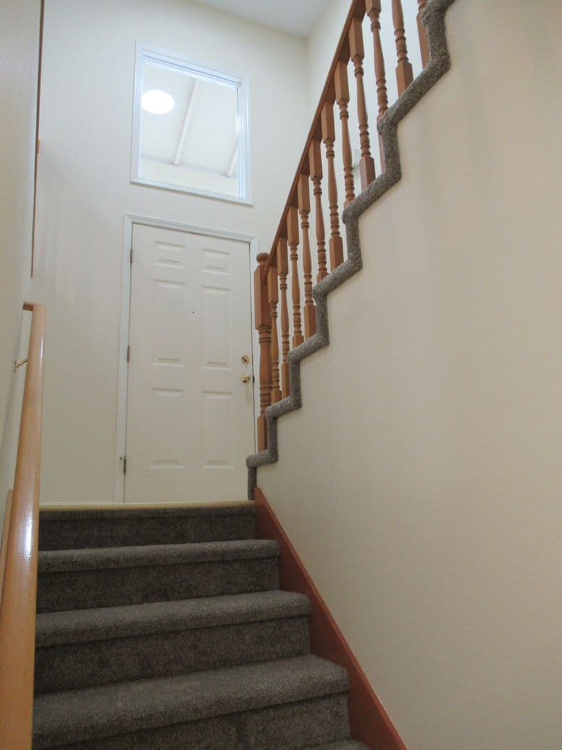 Salem House: 1741 Sunburst Terrace NW