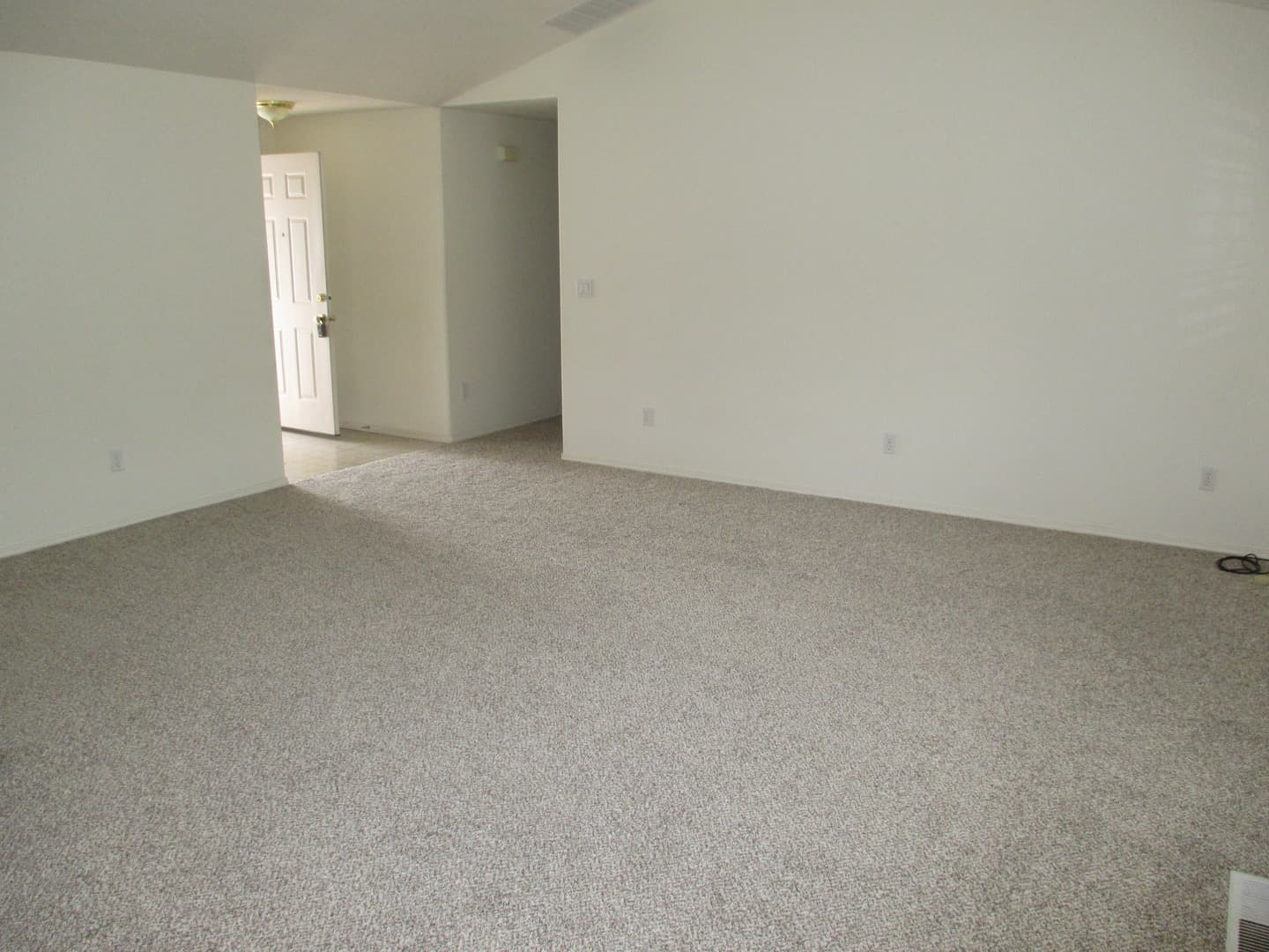 Salem House: 4523 Wildcherry Drive SE