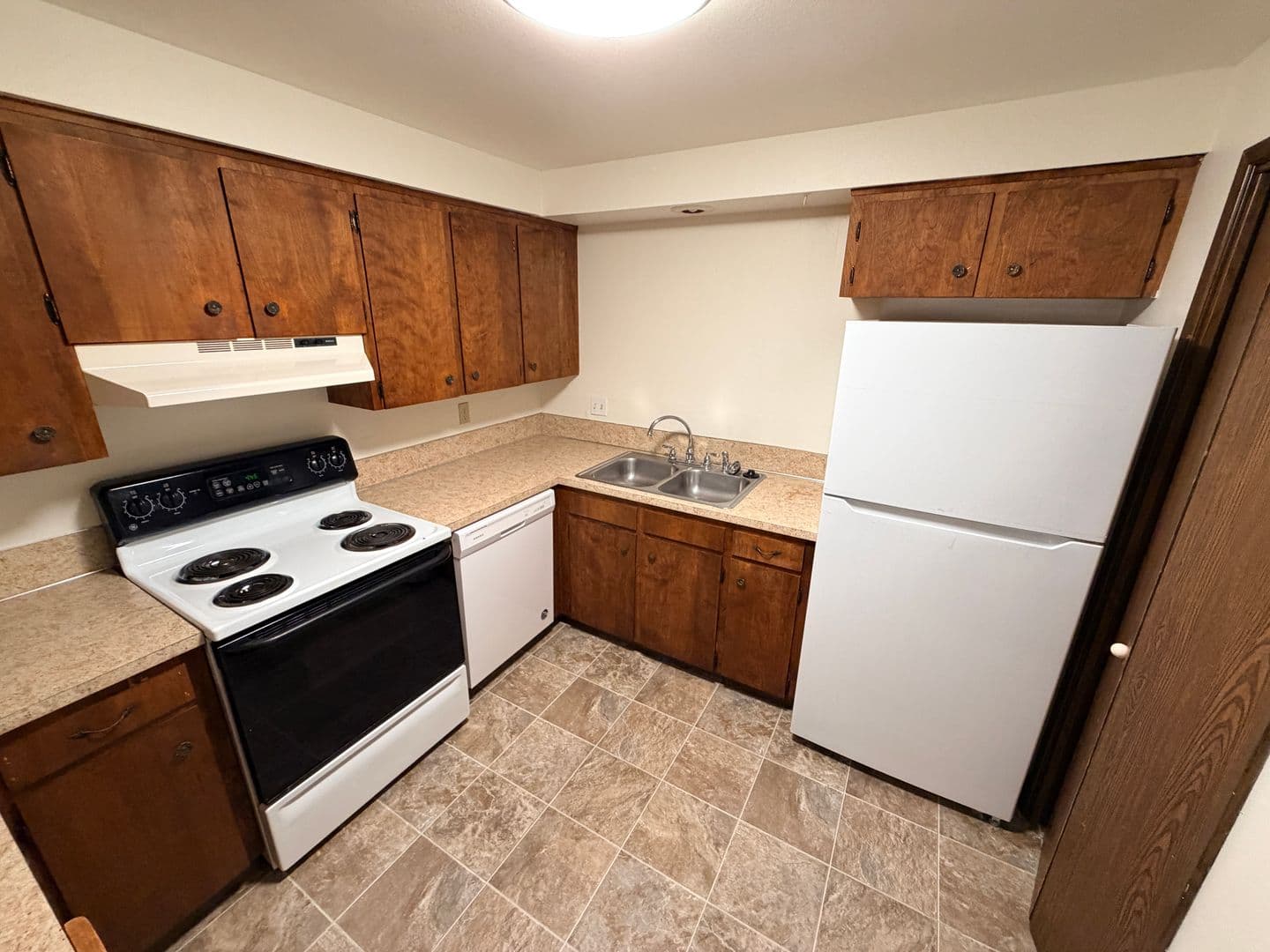 Salem Apartment: 1752 Salishan St. SE