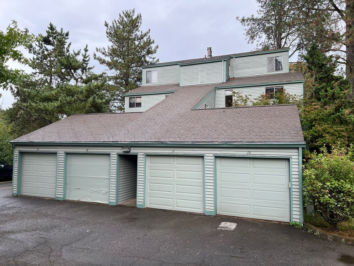 Salem House: 3566 Halifax Sq SE #13