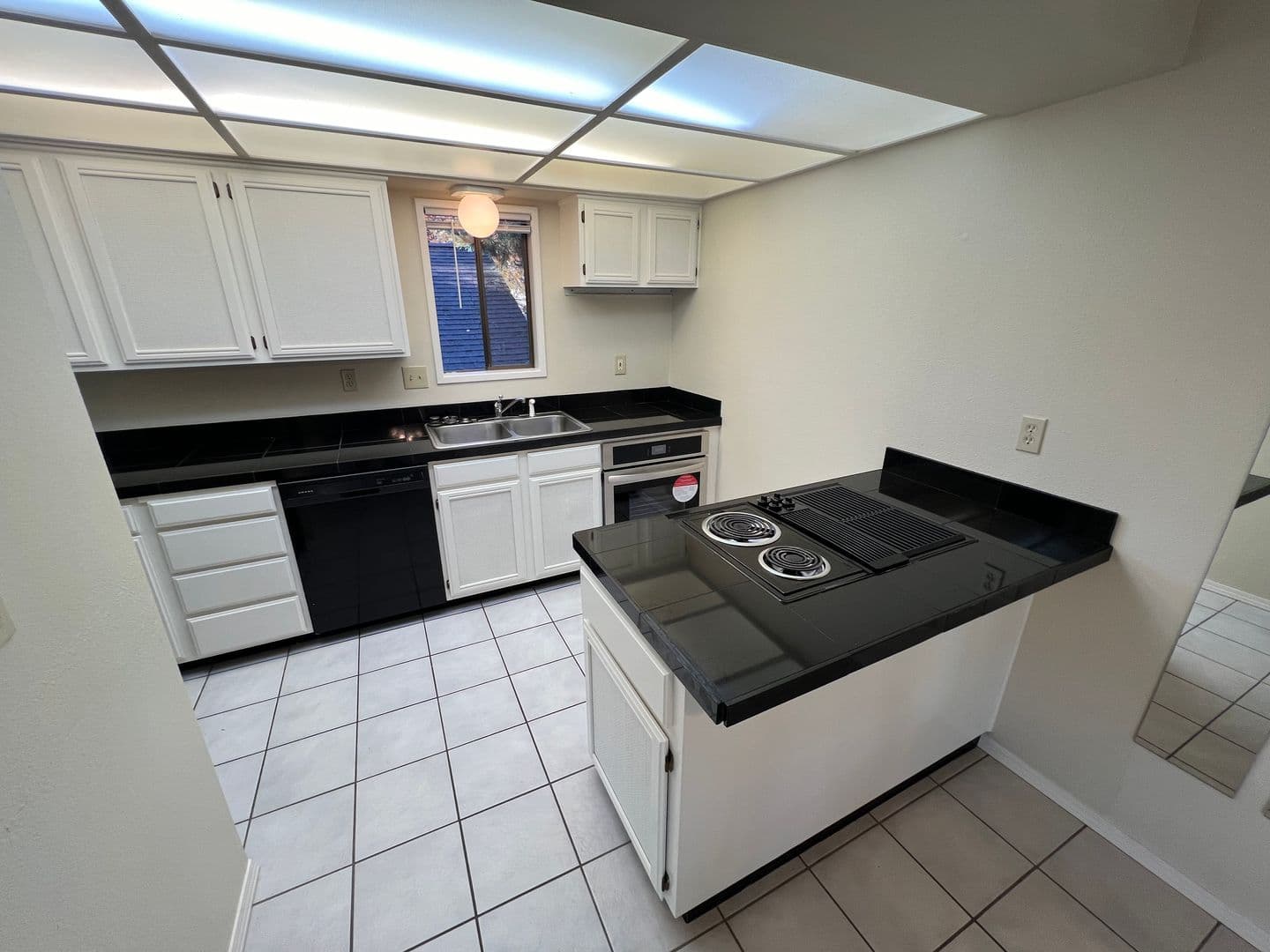 Salem House: 3566 Halifax Sq SE #13