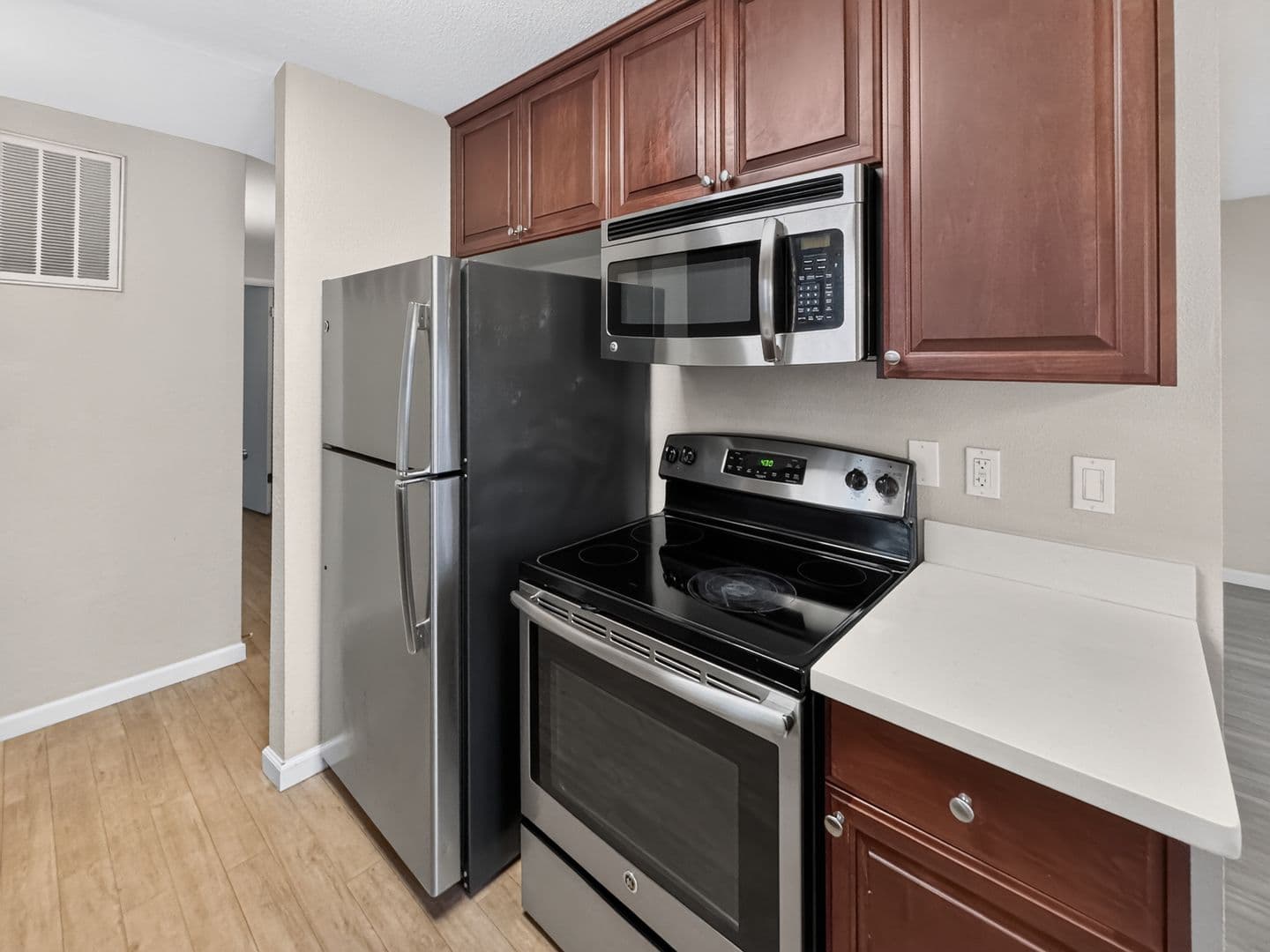 Walnut Creek Condo: 1578 Sunnyvale Avenue #43