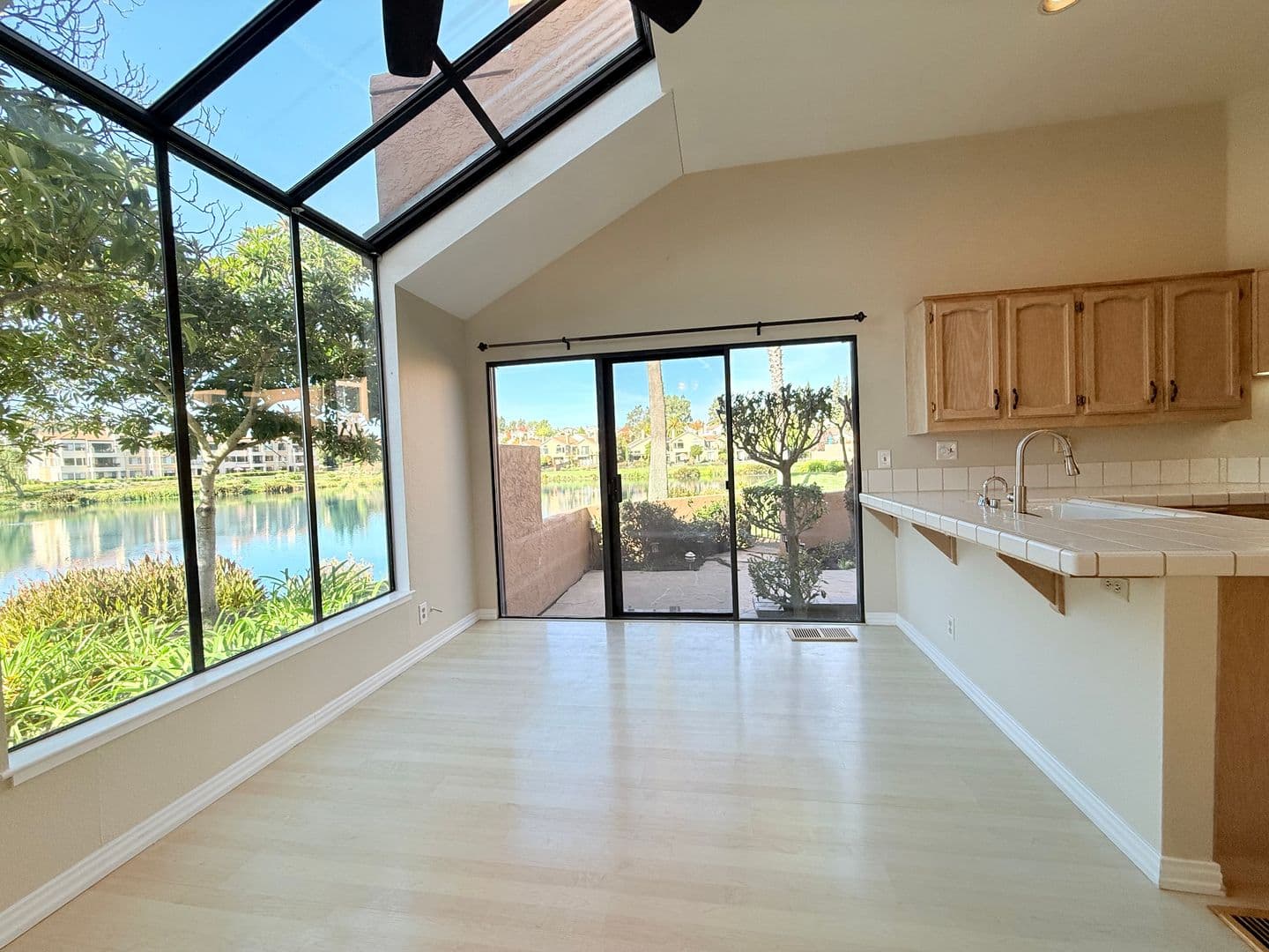 San Ramon Townhome: 4053 W. Lakeshore Drive