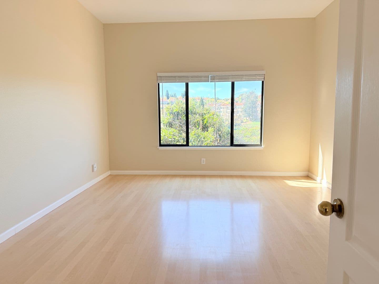 San Ramon Townhome: 4053 W. Lakeshore Drive