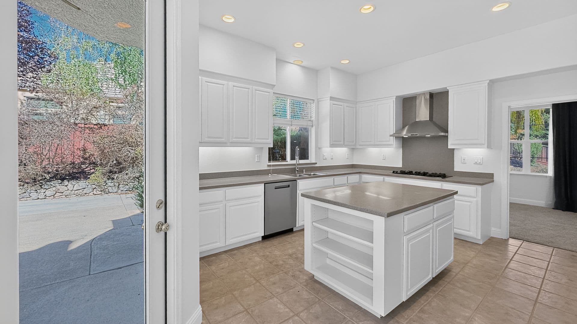 San Ramon House: 830 Pradera Way