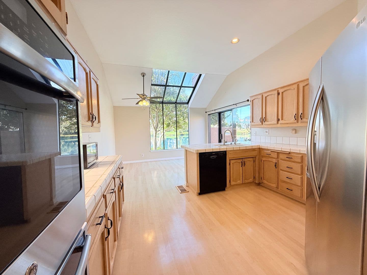 San Ramon Townhome: 4053 W. Lakeshore Drive
