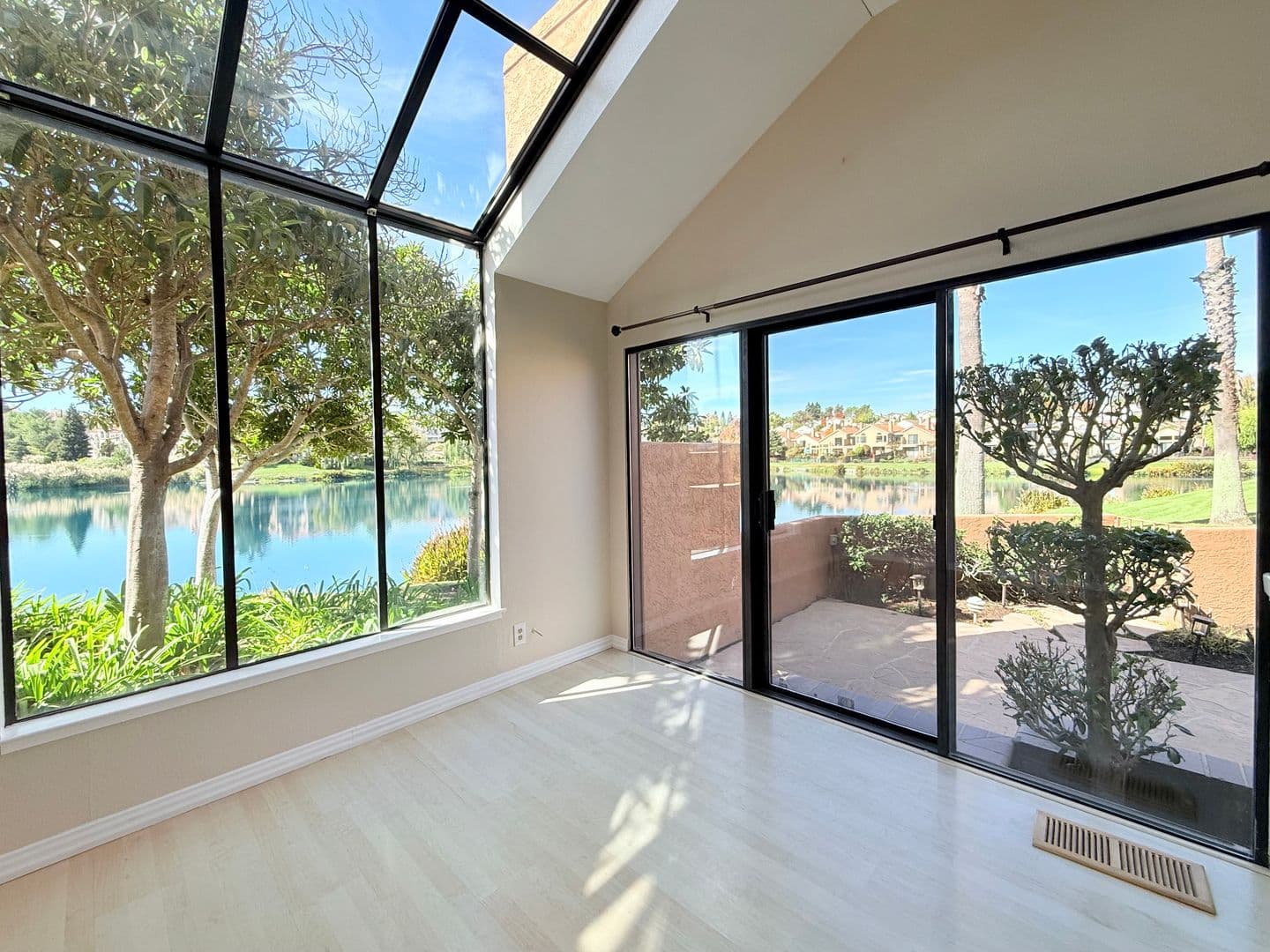 San Ramon Townhome: 4053 W. Lakeshore Drive