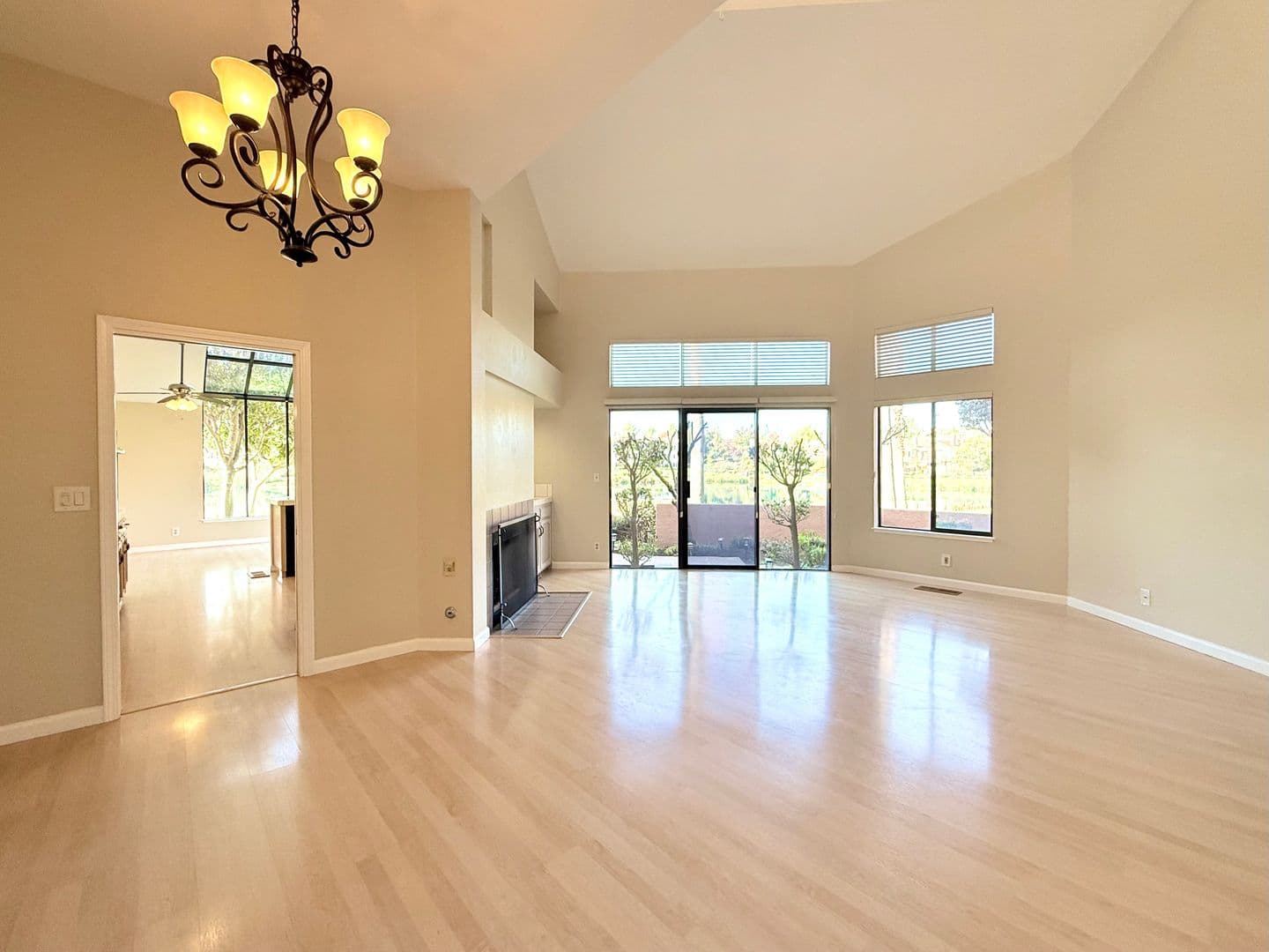 San Ramon Townhome: 4053 W. Lakeshore Drive