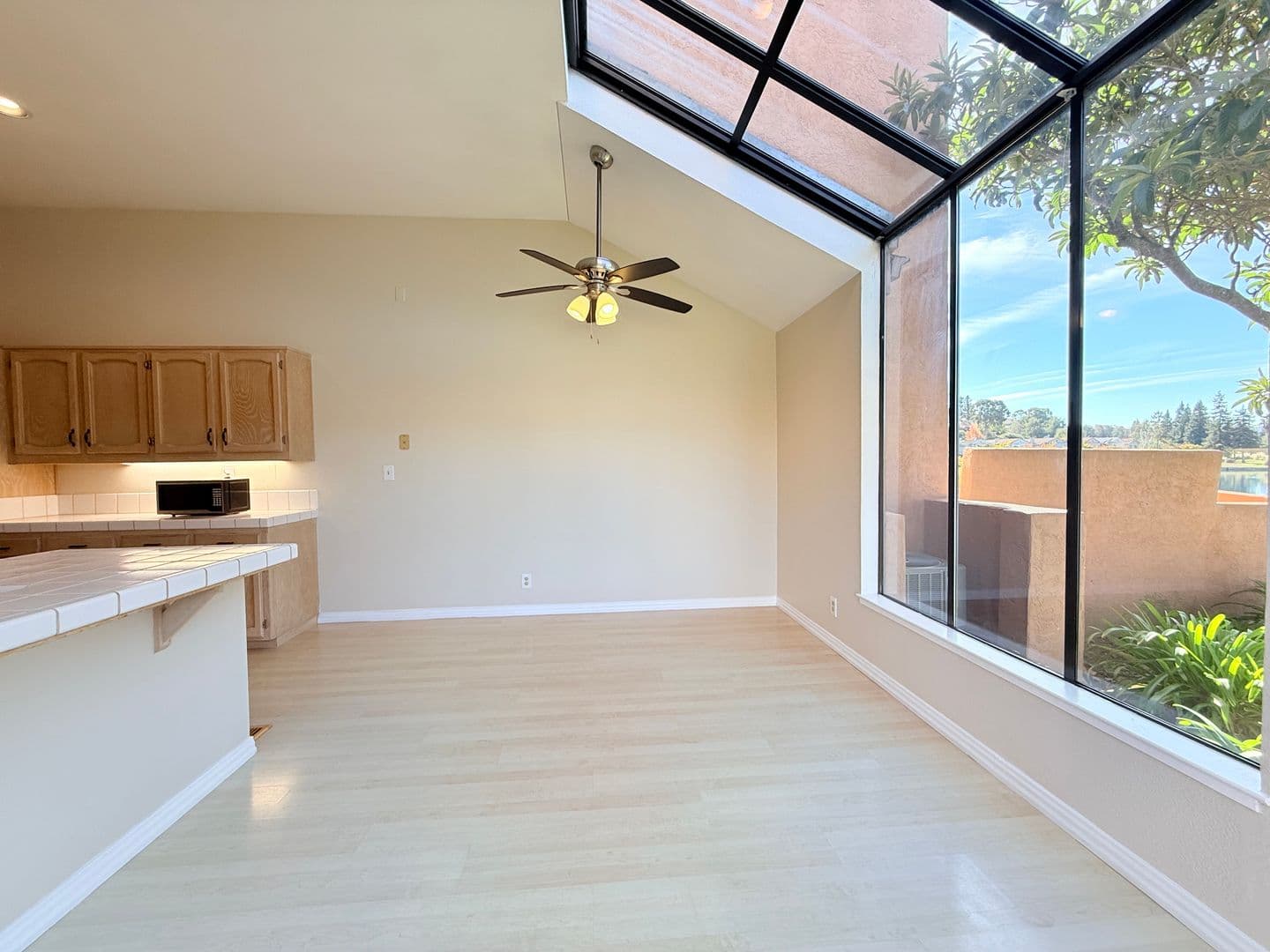 San Ramon Townhome: 4053 W. Lakeshore Drive