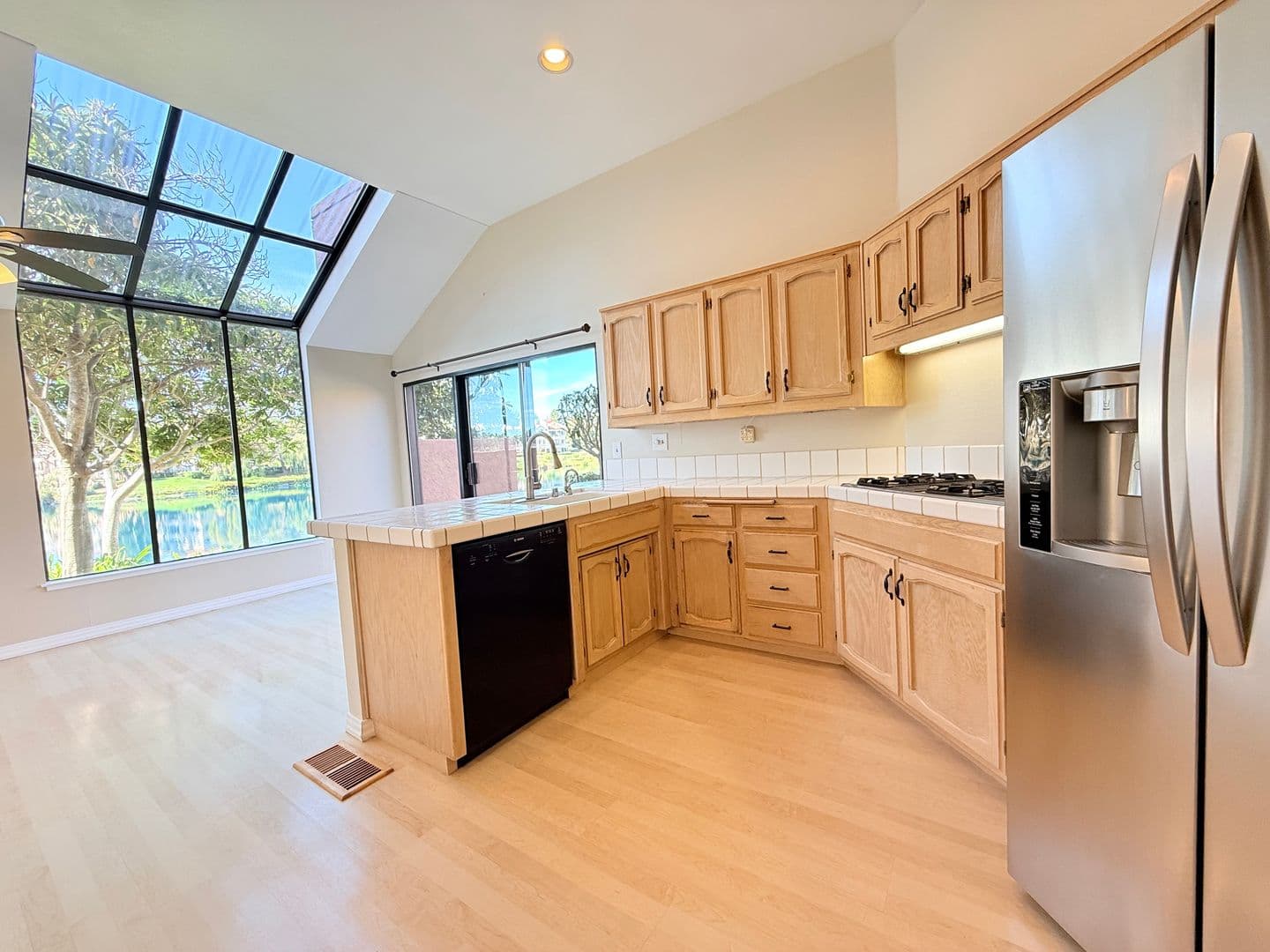 San Ramon Townhome: 4053 W. Lakeshore Drive