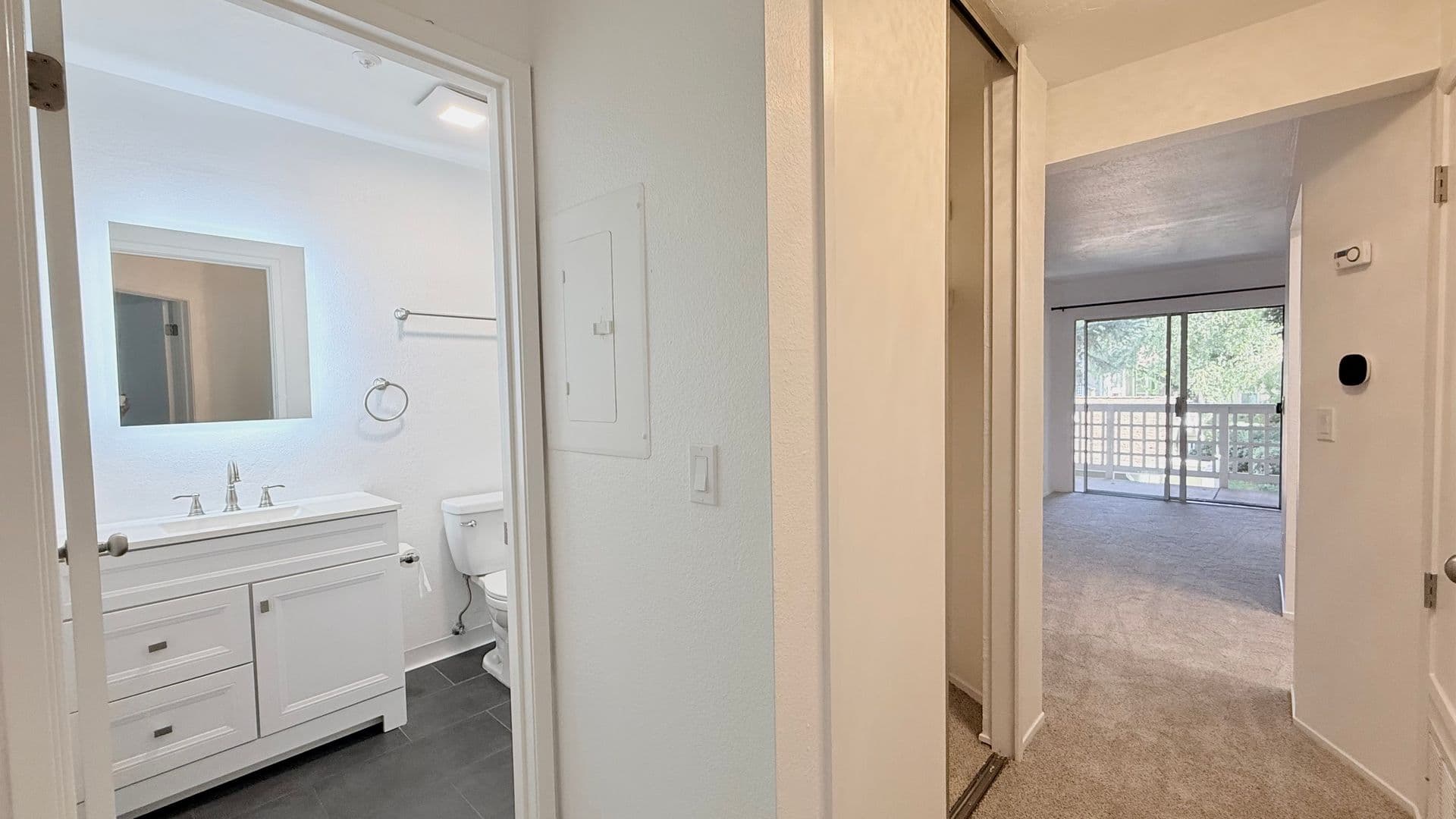 Walnut Creek House: 2597 Oak Road #B
