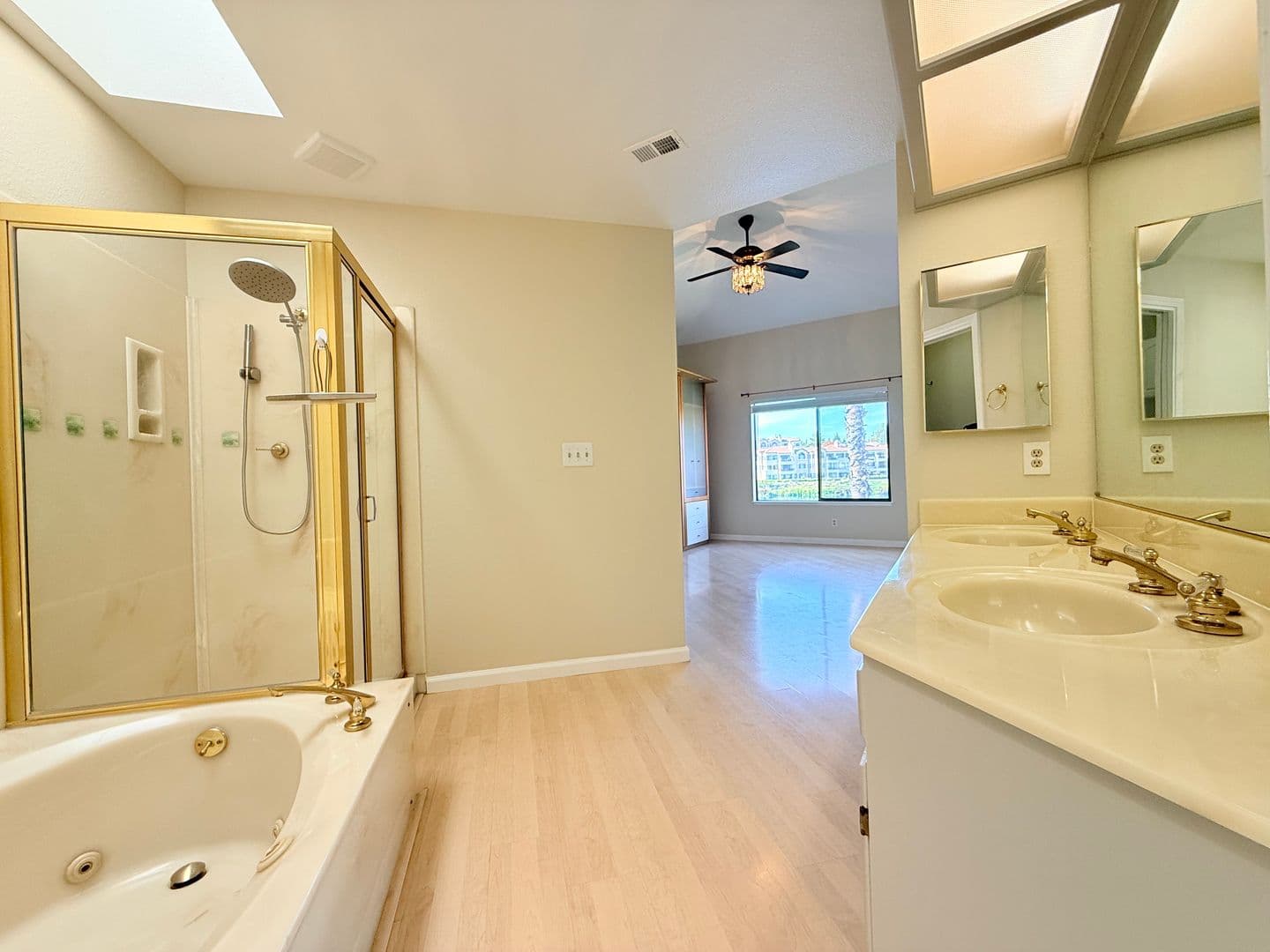 San Ramon Townhome: 4053 W. Lakeshore Drive