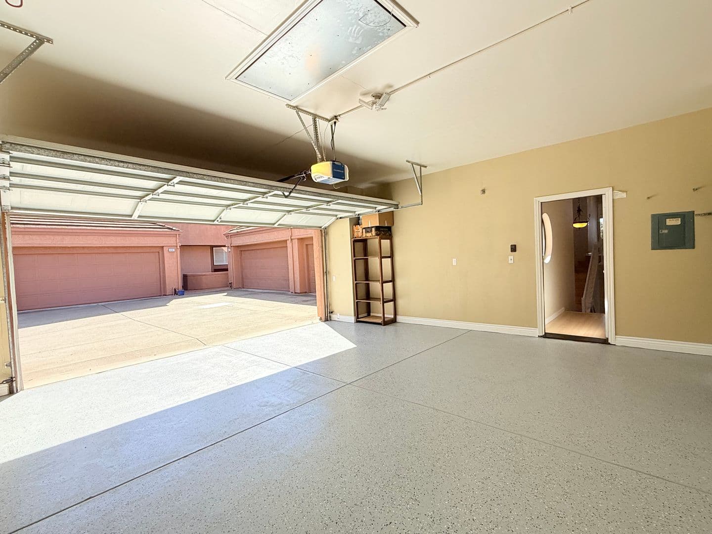 San Ramon Townhome: 4053 W. Lakeshore Drive
