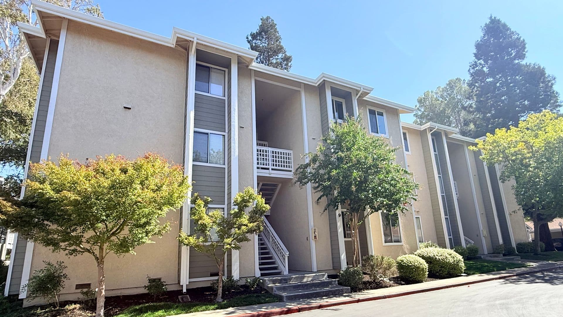 Walnut Creek House: 2597 Oak Road #B