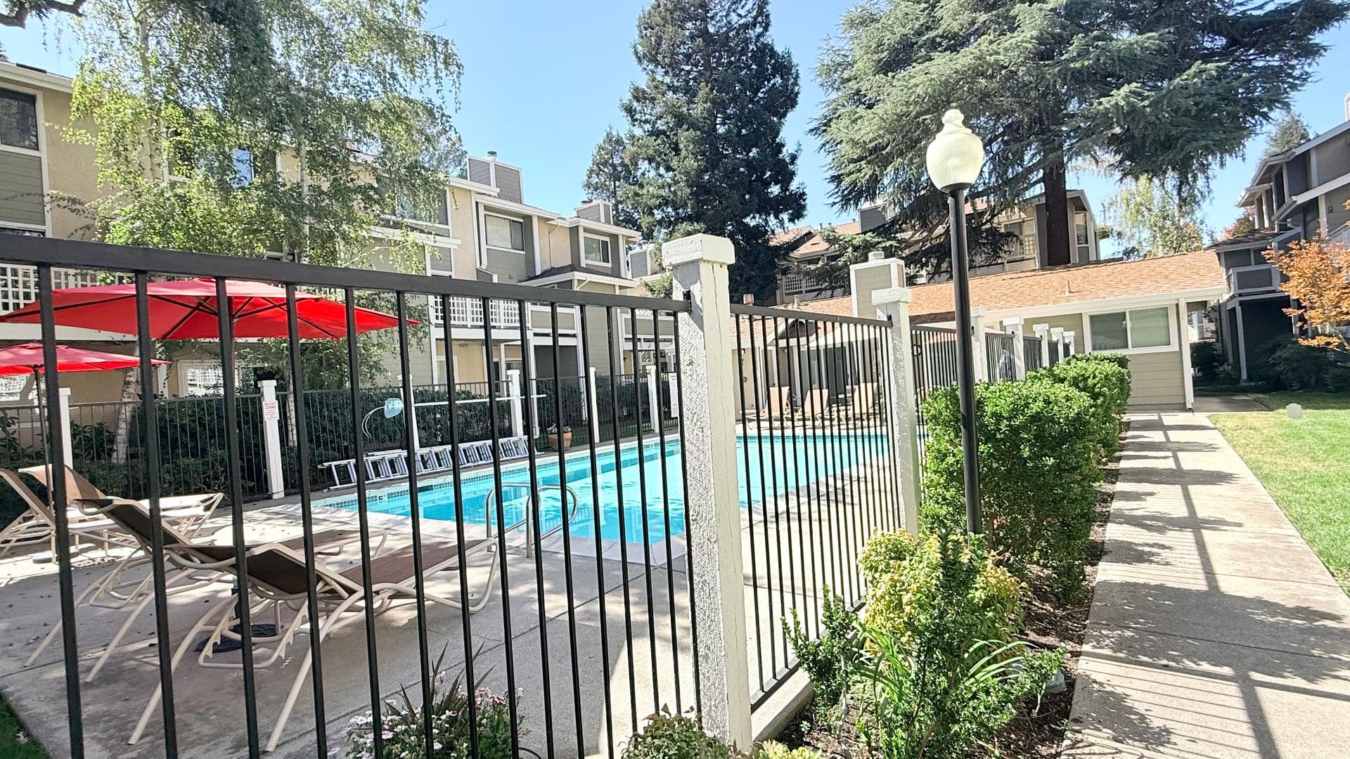 Walnut Creek House: 2597 Oak Road #B