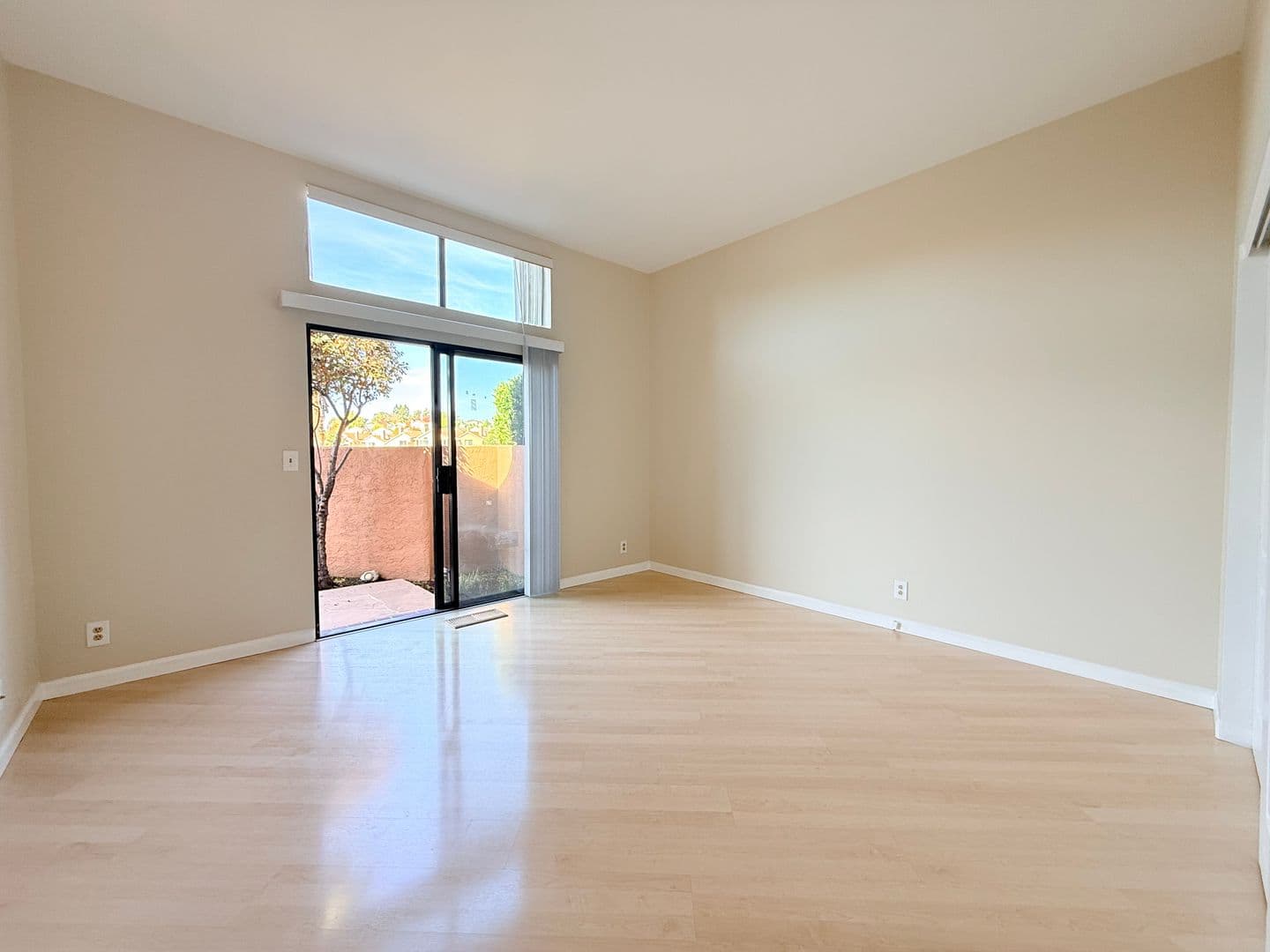 San Ramon Townhome: 4053 W. Lakeshore Drive