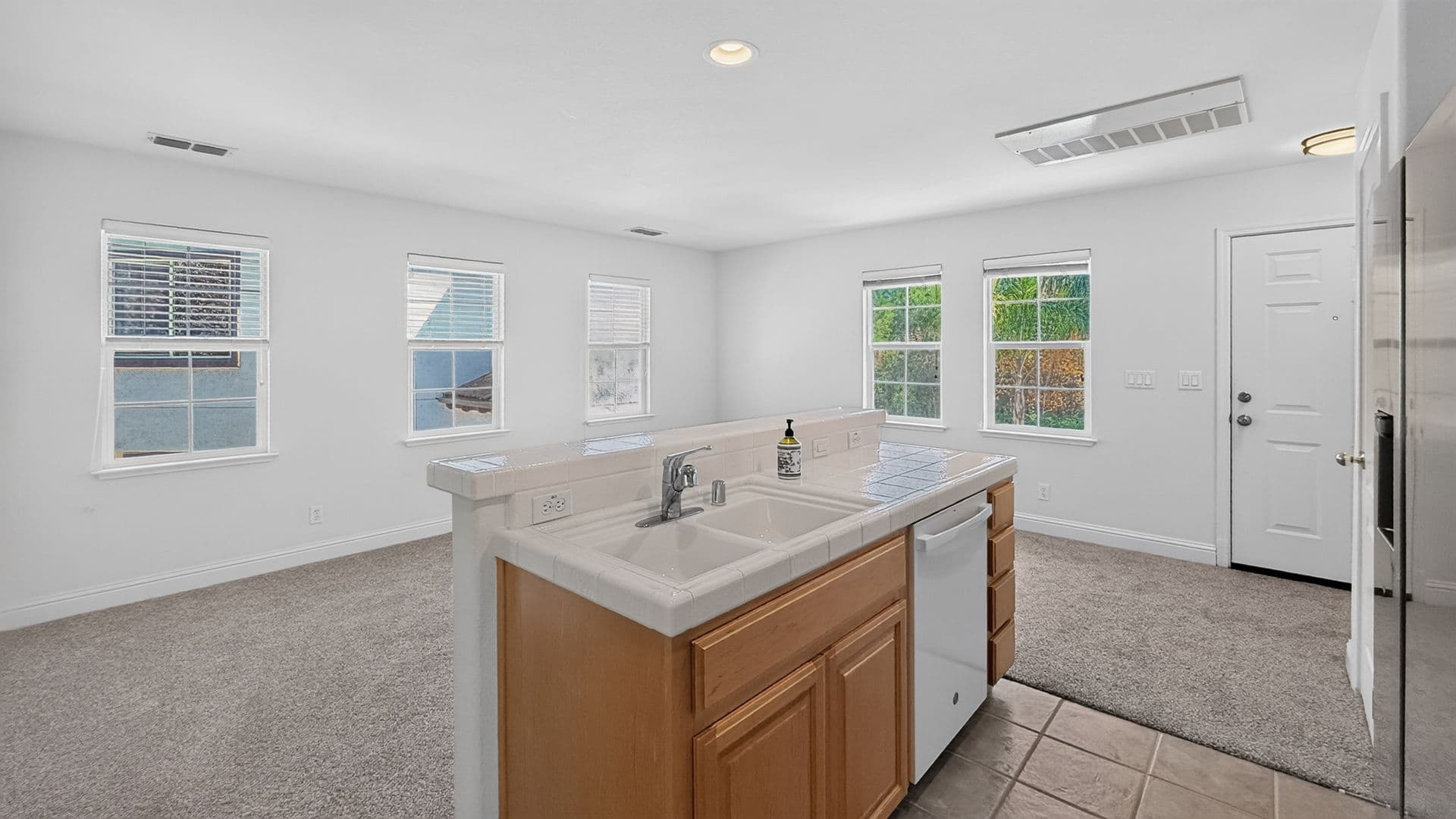 San Ramon House: 830 Pradera Way