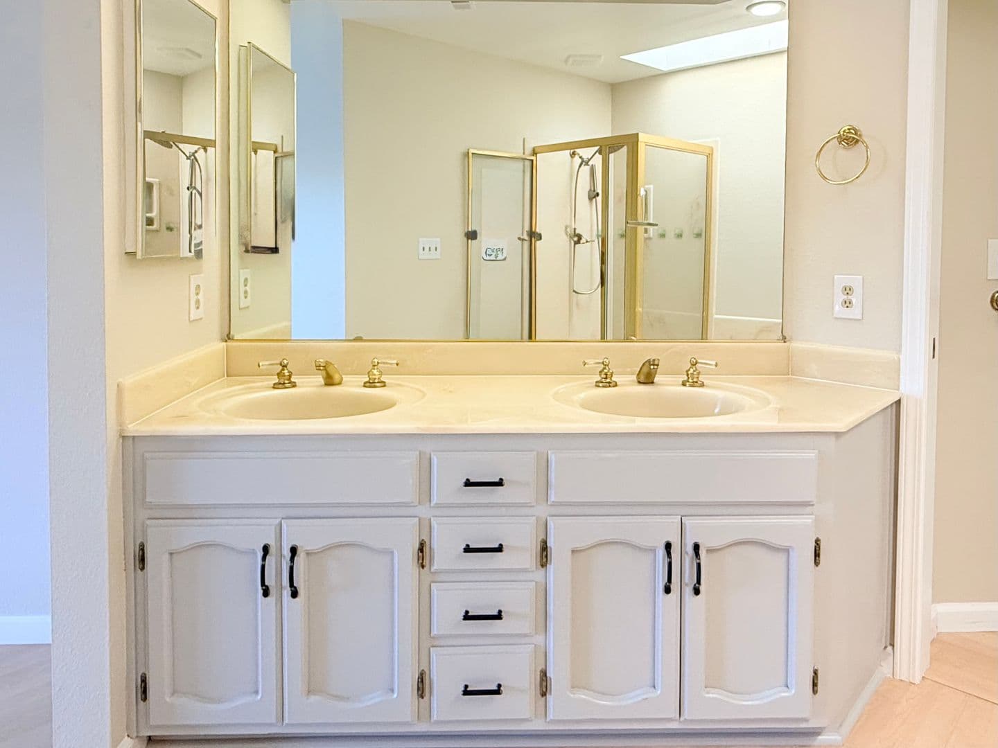 San Ramon Townhome: 4053 W. Lakeshore Drive