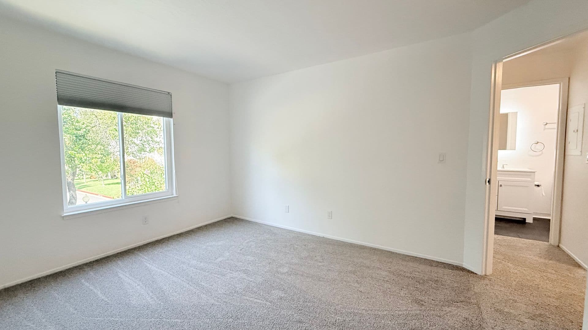 Walnut Creek House: 2597 Oak Road #B