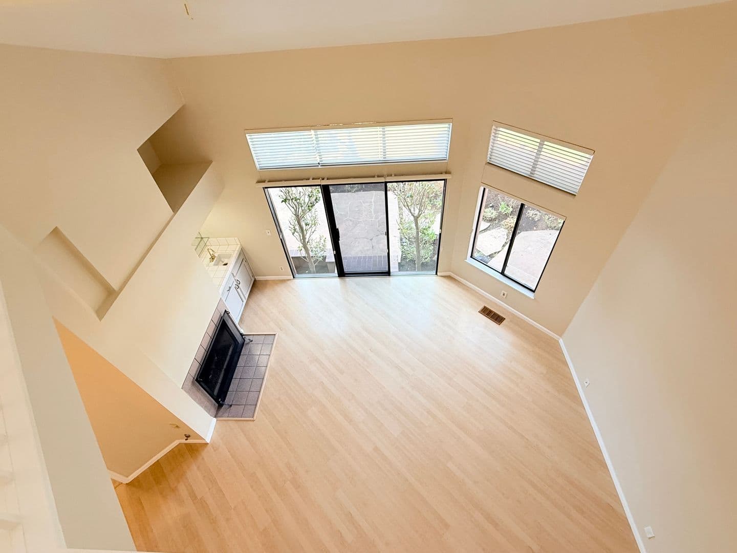 San Ramon Townhome: 4053 W. Lakeshore Drive