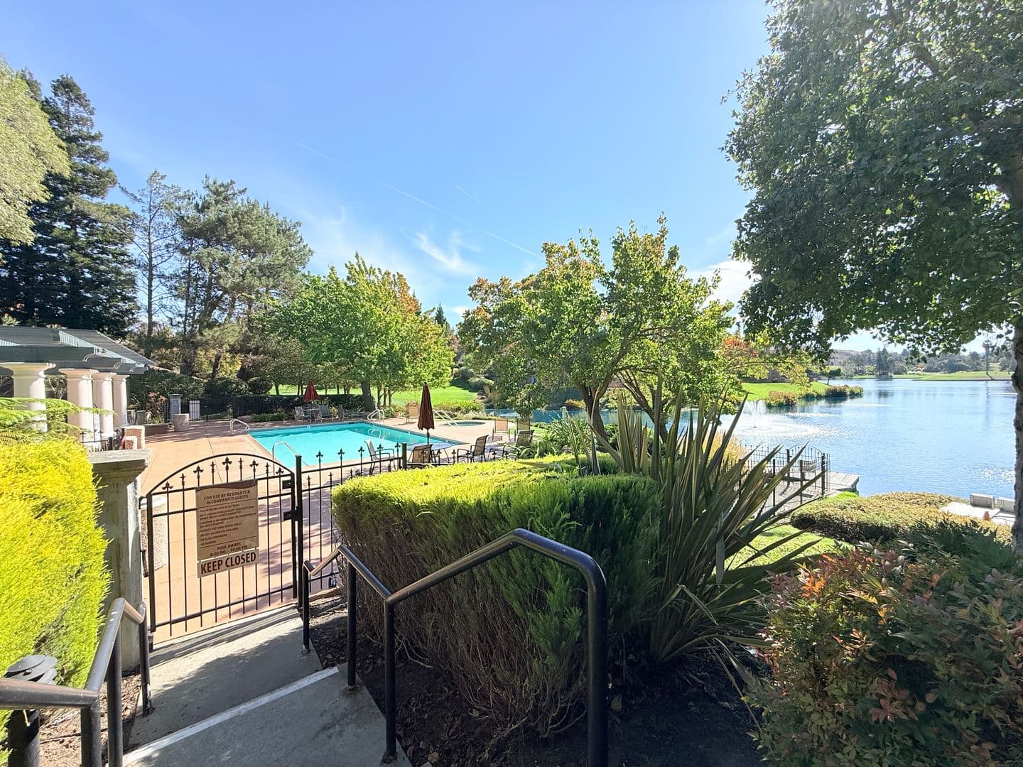 San Ramon Townhome: 4053 W. Lakeshore Drive