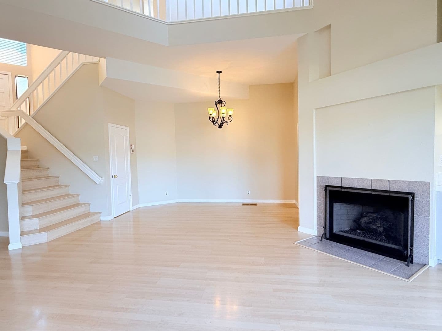San Ramon Townhome: 4053 W. Lakeshore Drive
