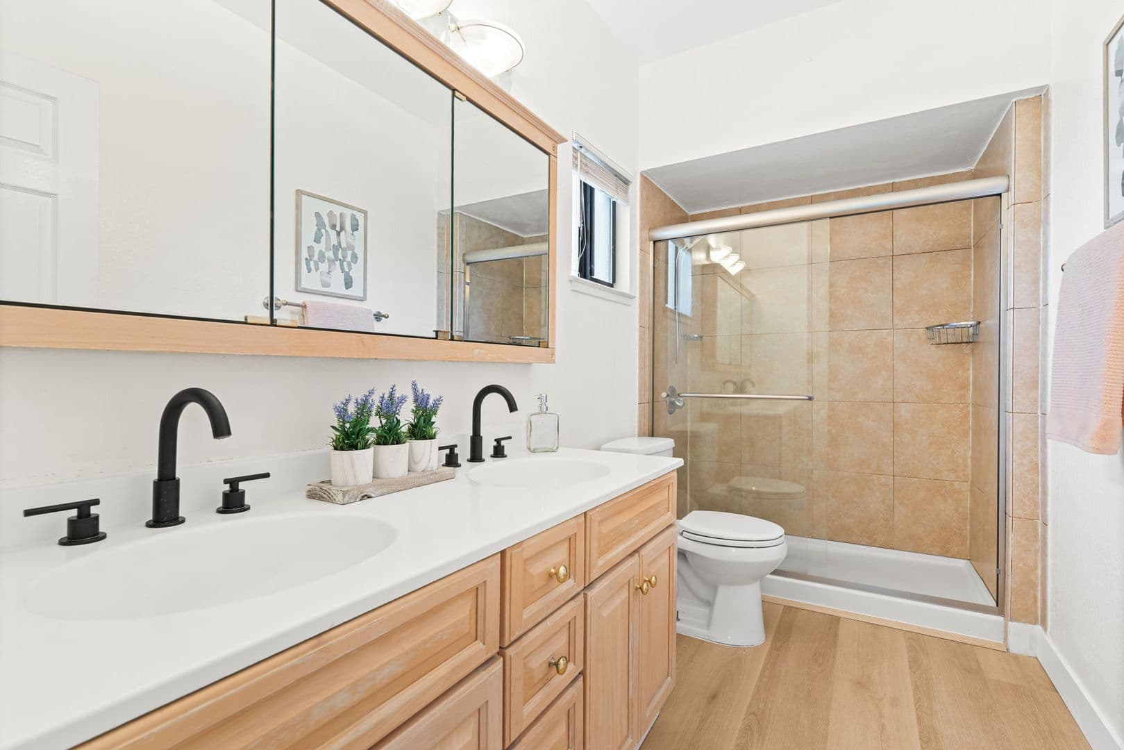 Walnut Creek House: 2542 Mockingbird Hill Road