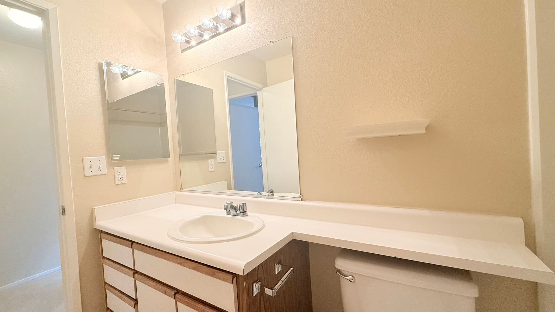 San Ramon Condo: 715 Watson Canyon Court, #206