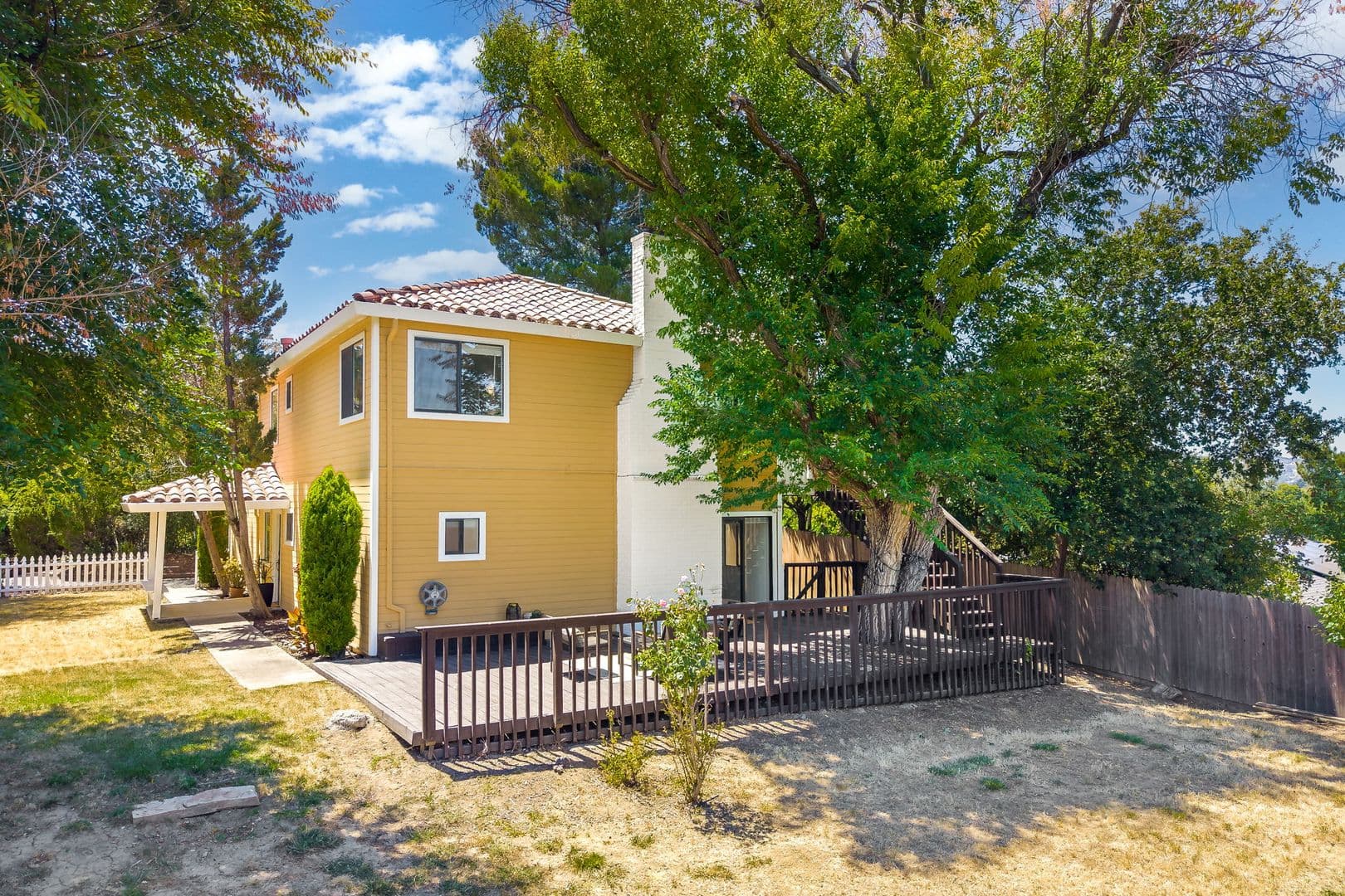 Walnut Creek House: 2542 Mockingbird Hill Road