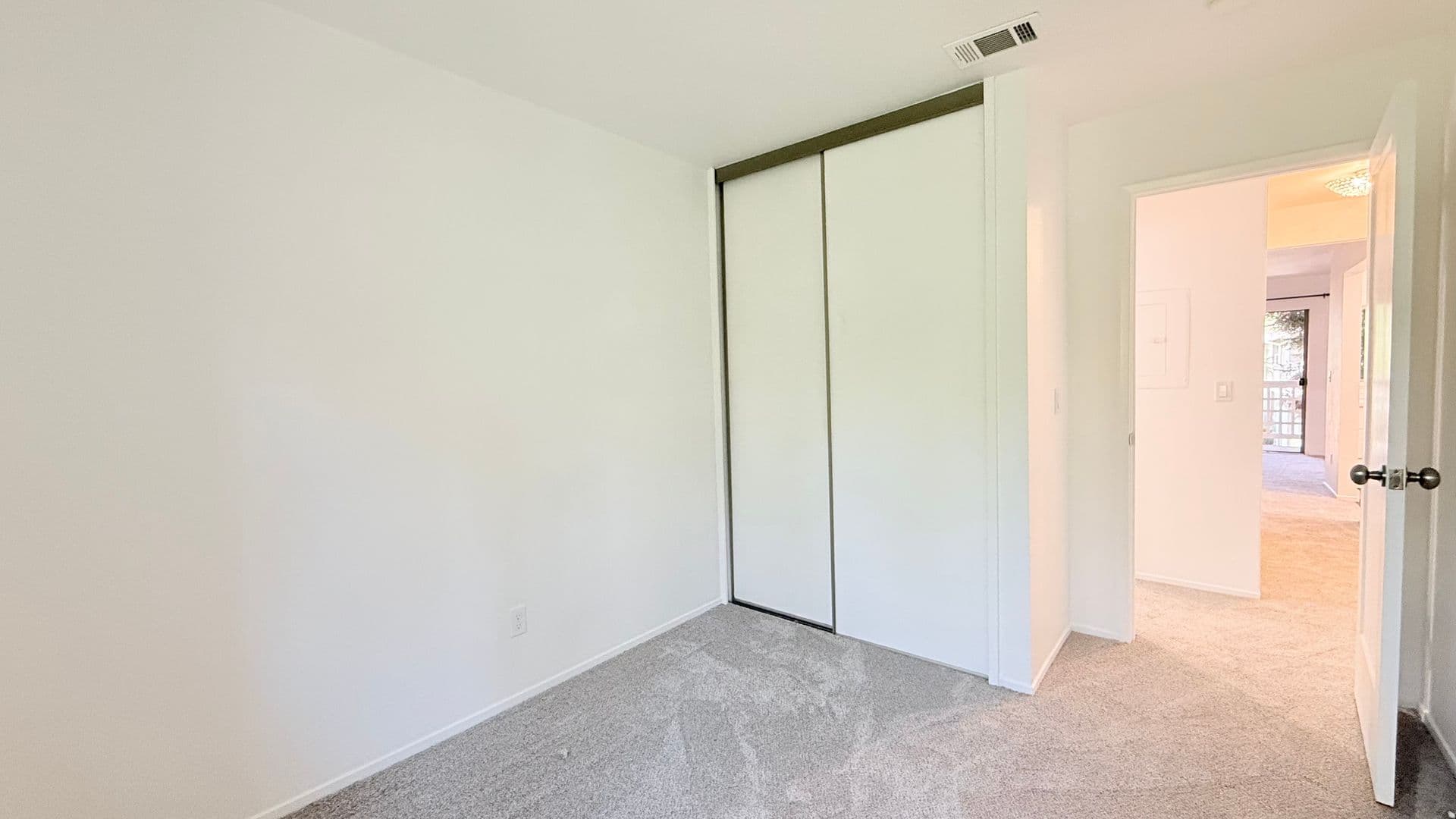 Walnut Creek House: 2597 Oak Road #B