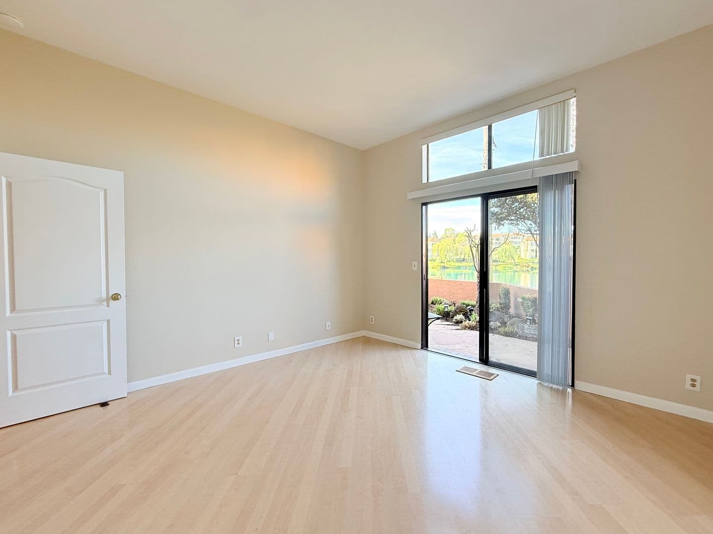 San Ramon Townhome: 4053 W. Lakeshore Drive