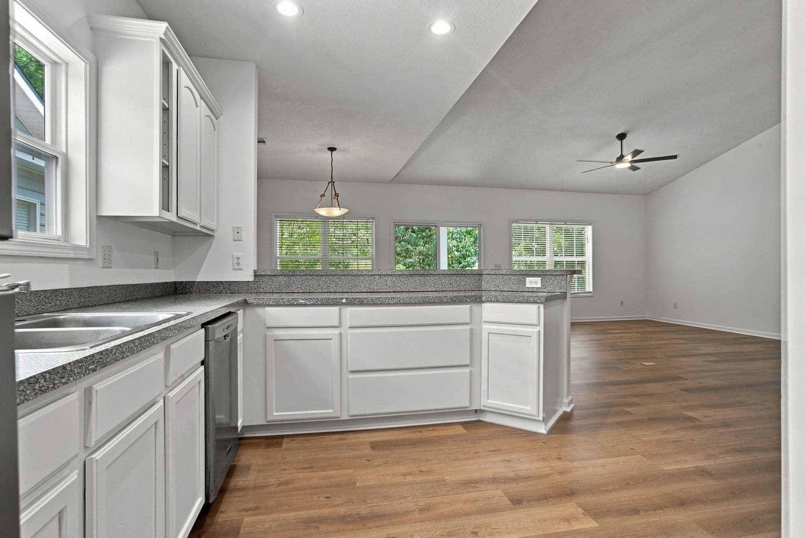 Bluffton Apartment: 13 Paddington Ln