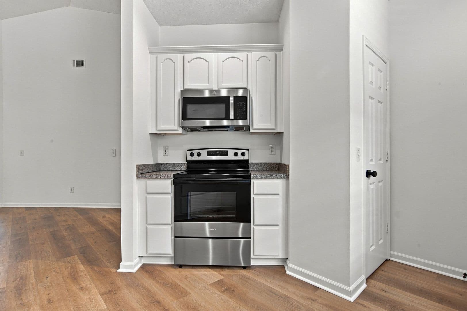 Bluffton Apartment: 13 Paddington Ln