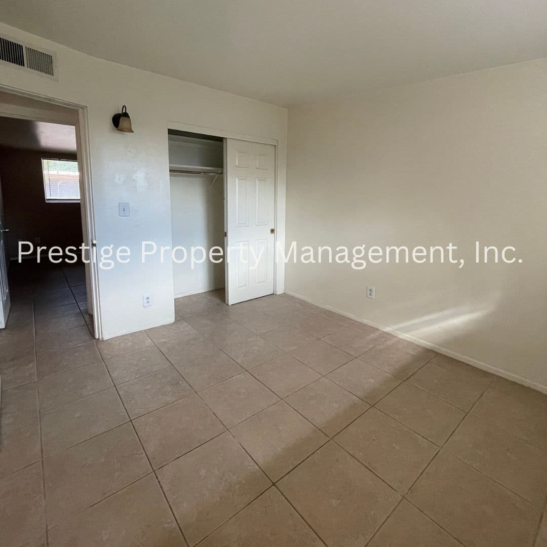 Tucson Apartment: 802, 804, 810, 812 E Holaway Dr