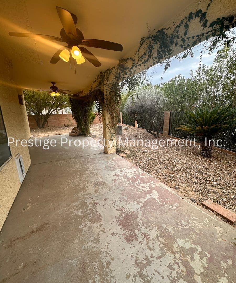 Marana House: 10848 W Yates Lane