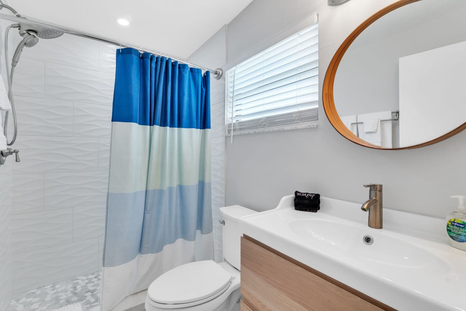 Safety Harbor Apartment: 380 3rd Street South